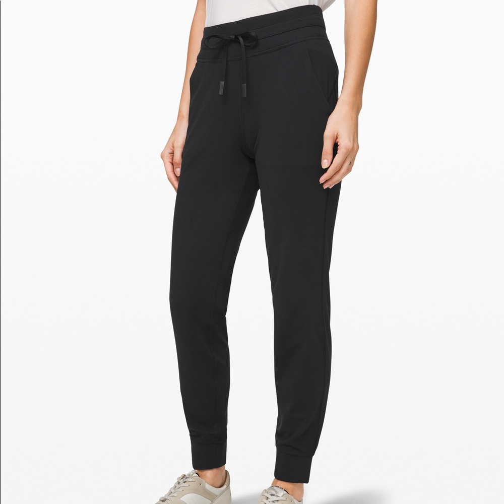 Lululemon- ready to rulu jogger, Sz 4
